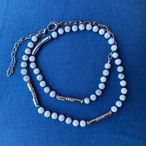 Adornable U howlite bead necklace